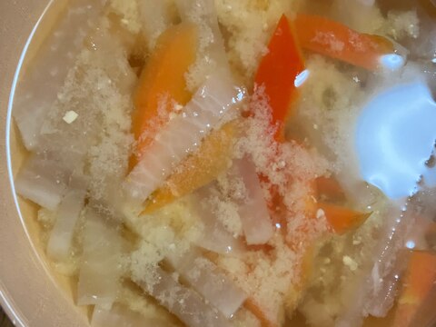 大根パプリカにんじんの味噌汁